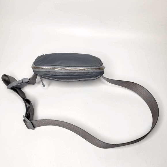 Lululemon Everywhere Grey Waist Belt Bag - Picture 5 of 10